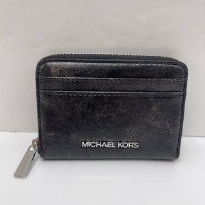 MICHAEL KORS Jet Set Medium Distressed Zip Around Card Case
Black 
NWT